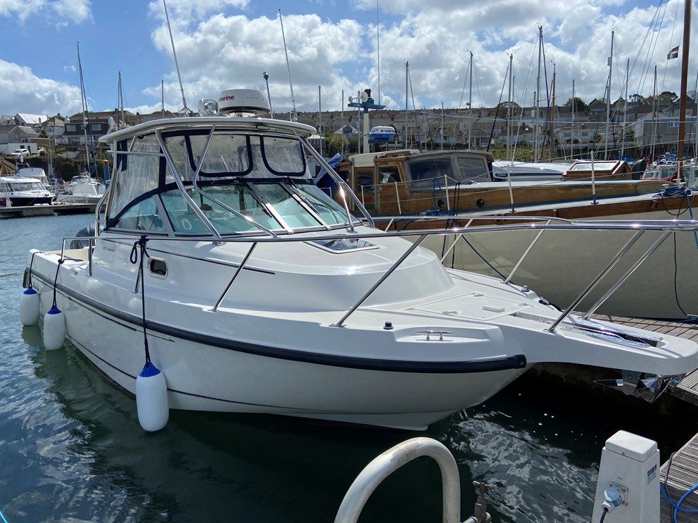 Boston Whaler 275 Conquest