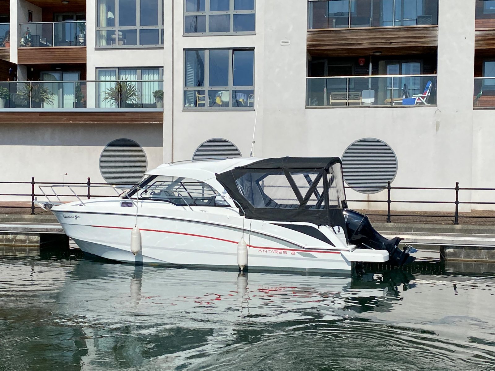 Beneteau Antares 8