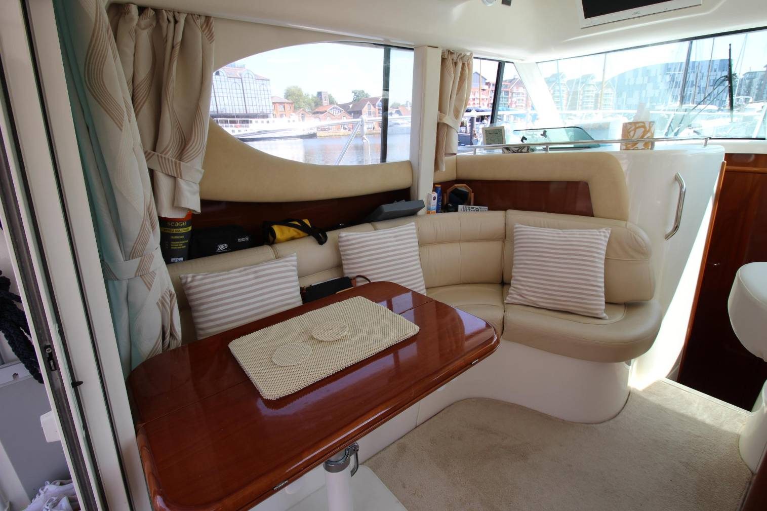 Jeanneau Prestige 32