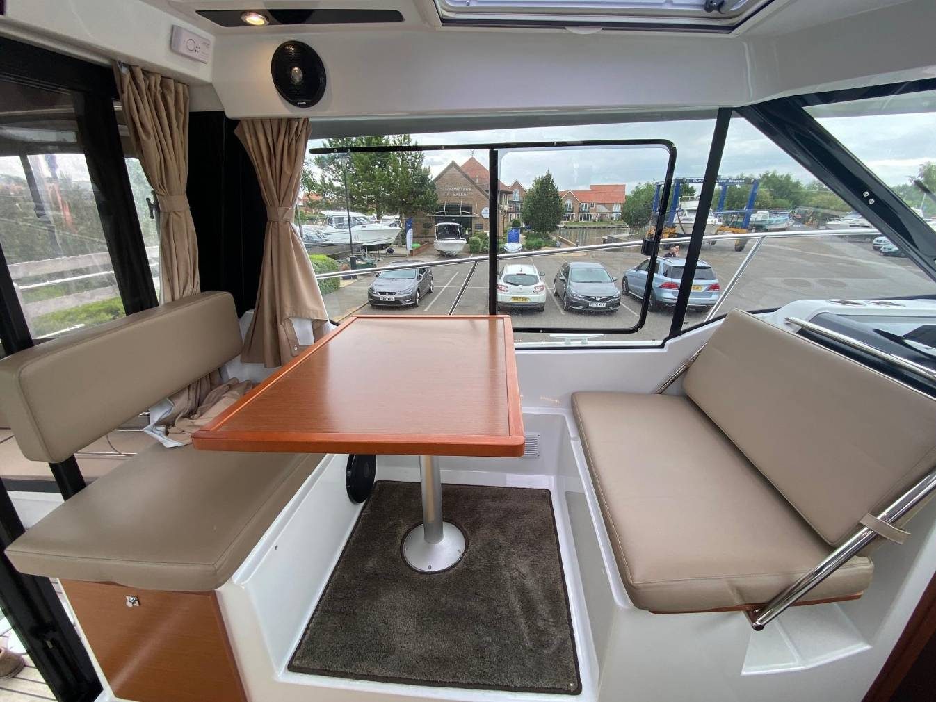 Jeanneau Merry Fisher 895