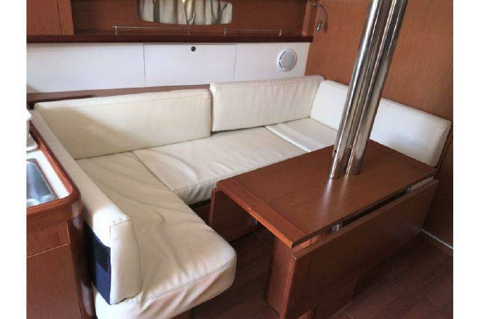Beneteau Oceanis 37