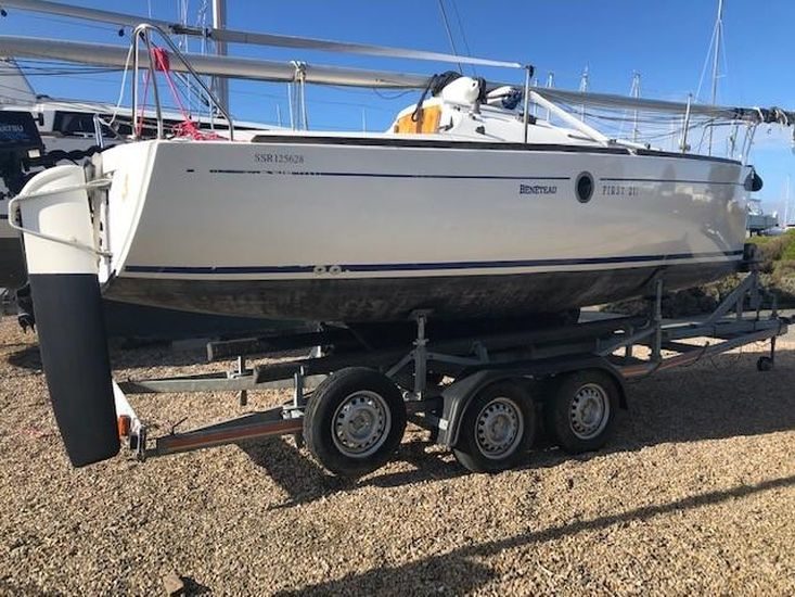 Beneteau First 211