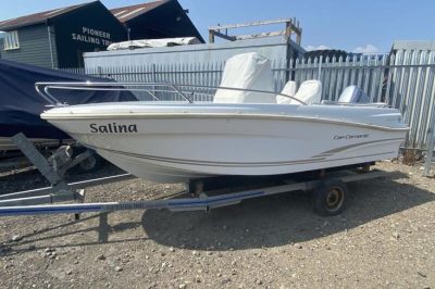2014 Jeanneau Cap Camarat 4.7 Centre Console
