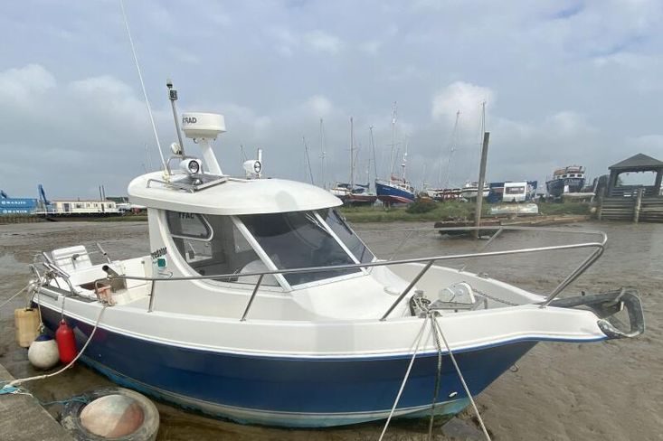 2004 Arvor 230