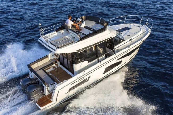 2022 Jeanneau Merry Fisher 1095 Flybridge