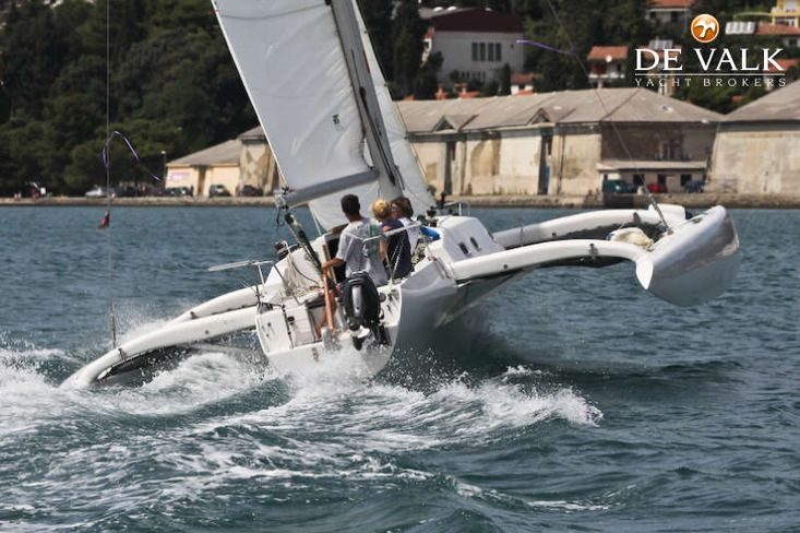 2006 F9 - R Trimaran