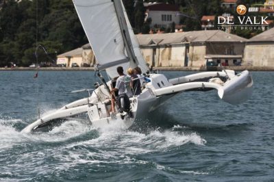 2006 F9 - R Trimaran