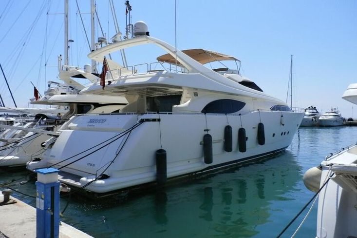1999 Ferretti Yachts Custom Line 94