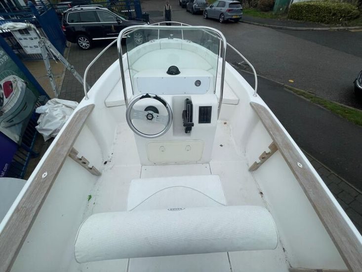 2002 Sessa Marine Key Largo 19