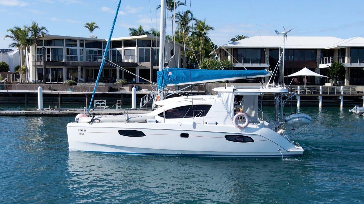 2010 LEOPARD 38