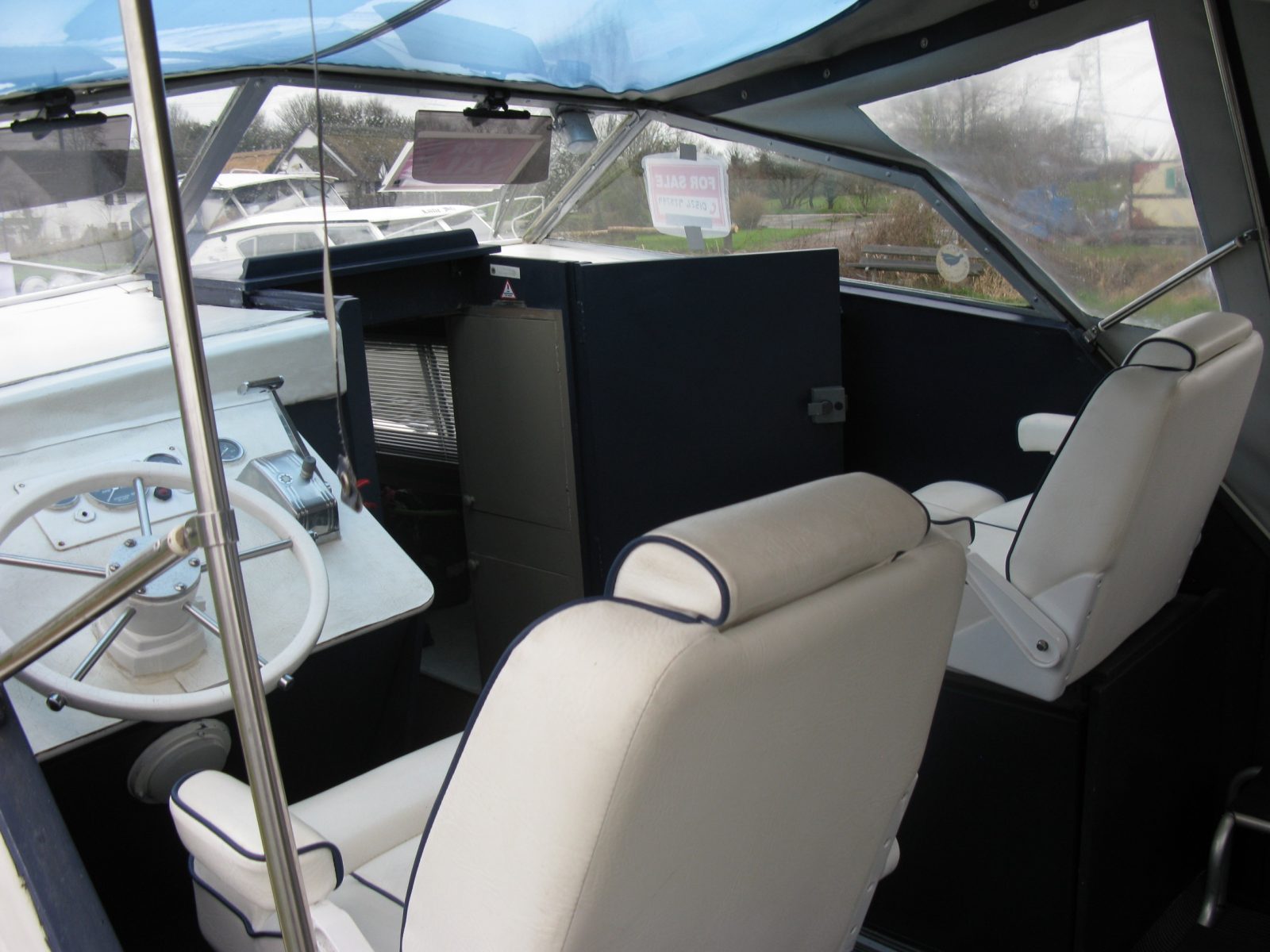 SEAMASTER 813 INLAND WATERWAYS CRUISER