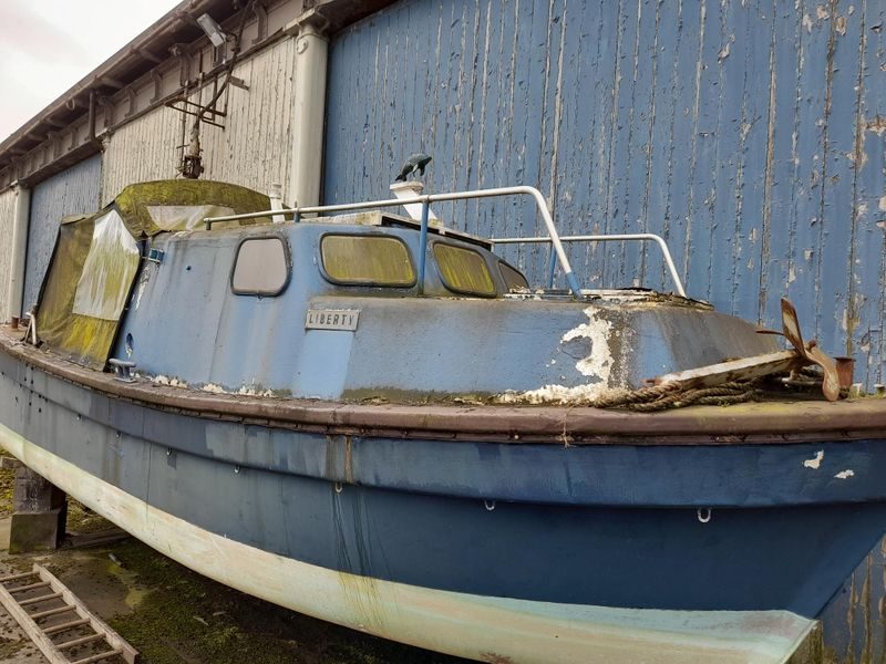 LIBERTY MOTORBOAT FIBREGLASS LIFEBOAT CABIN CRUISE