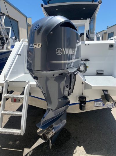Slightly used Yamaha 250HP 4 Stroke Outboard Motor Engine