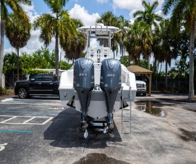 Slightly used Yamaha 225HP 4 Stroke Outboard Motor Engine