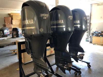 Slightly used Yamaha 300HP 4 Stroke Outboard Motor Engine