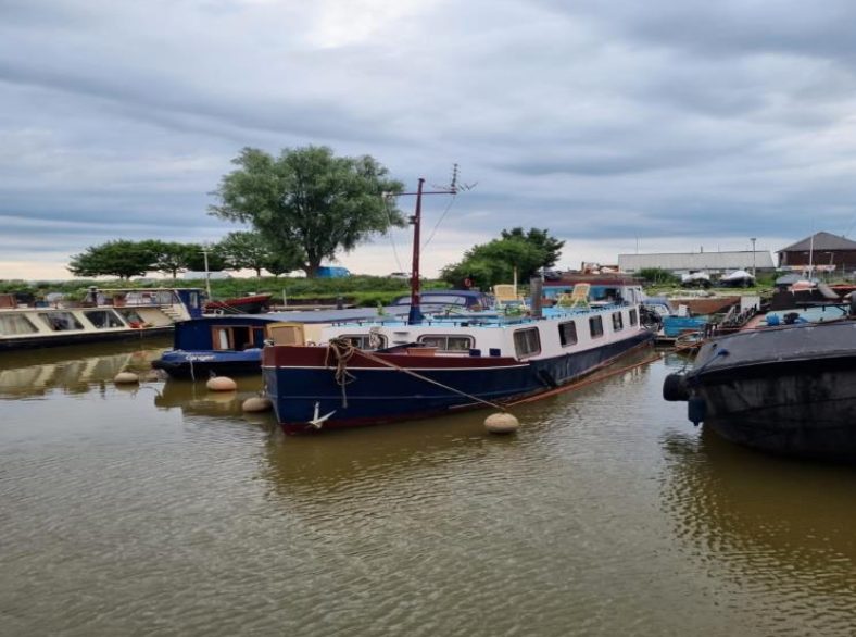 "Krek Wek Wou" Luxe Motor Dutch Barge