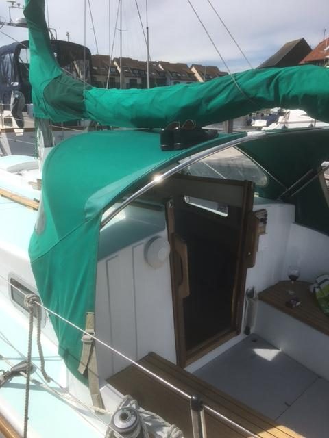 Macwester 27 sailing yacht