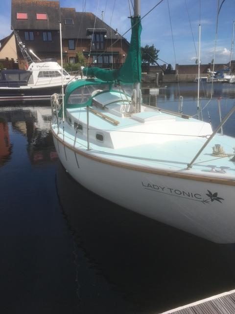 Macwester 27 sailing yacht