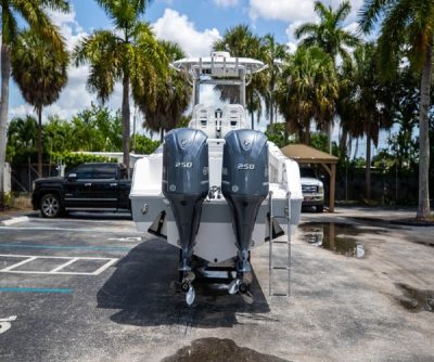Super clean used Yamaha 250 HP 4 Stroke Outboard Motor Engine
