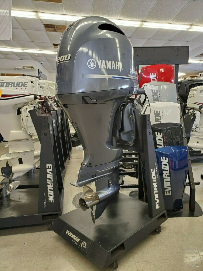 Super clean used Yamaha 200 HP 4 Stroke Outboard Motor Engine