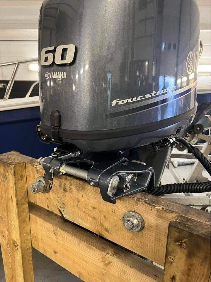 Yamaha 60 HP 4-Stroke Outboard Motor Engine