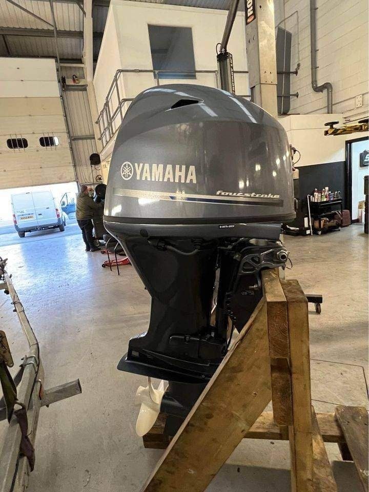 Yamaha 60 HP 4-Stroke Outboard Motor Engine