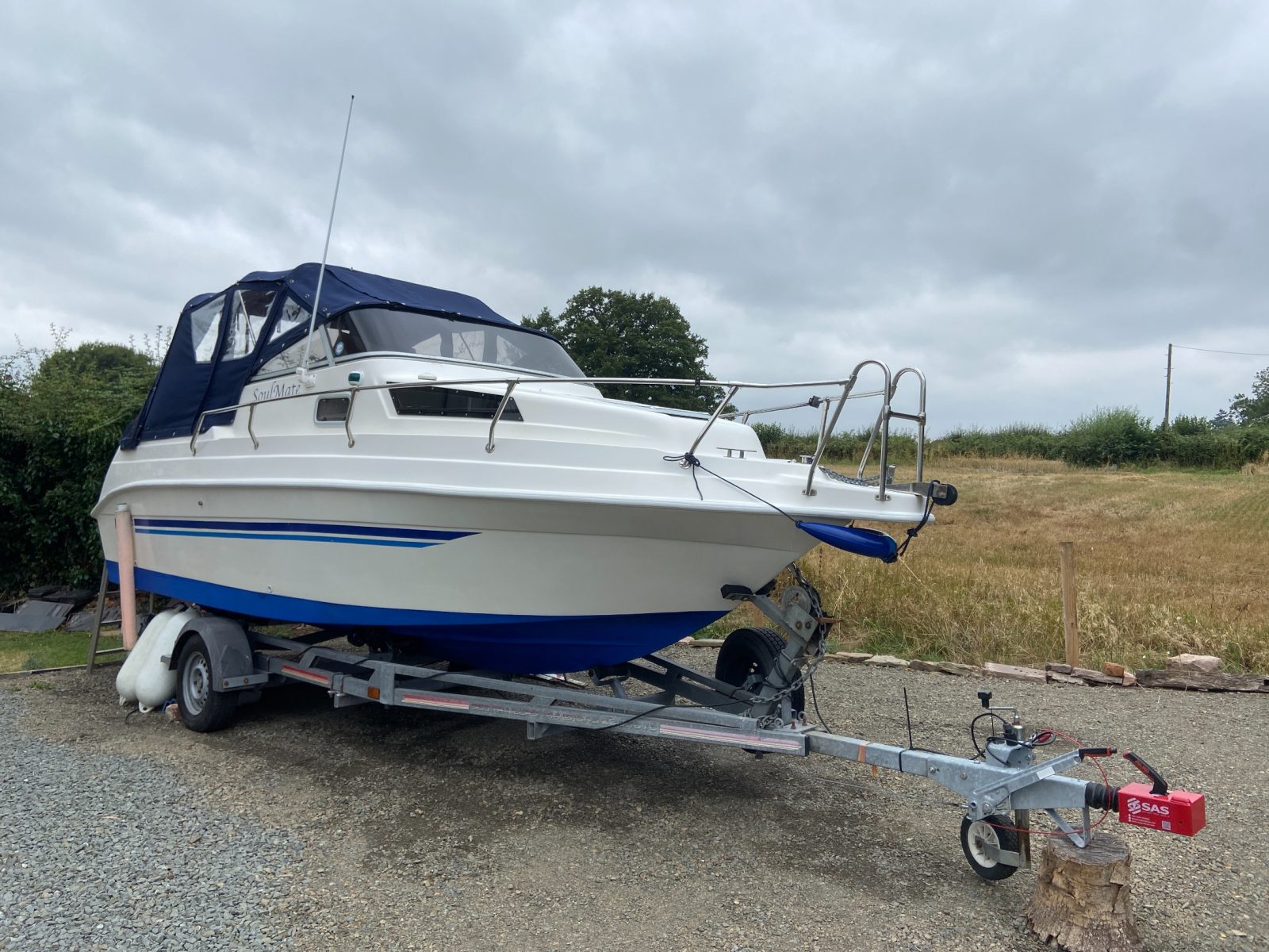 2006 DRAGO FIESTA 600 with TRAILER. CUDDY CABIN. 100hp Yamaha.