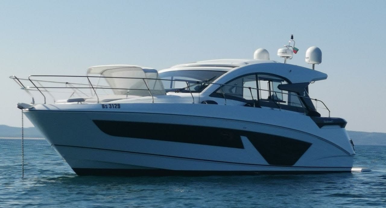 Beneteau GT 45, September 2022 at 45 hours, IPS 600 engines with joystick