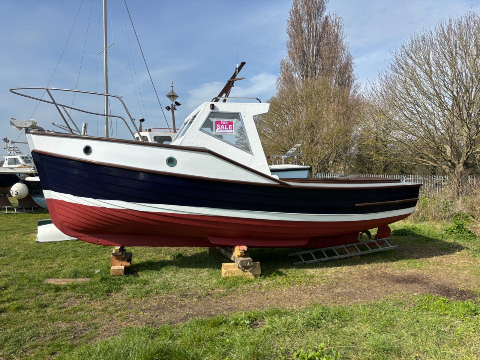 Mitchell 23 grp fishing boat.