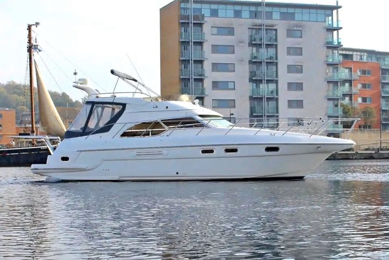 Sealine 390 Statesman / F43 Rare Tri-Cab Model