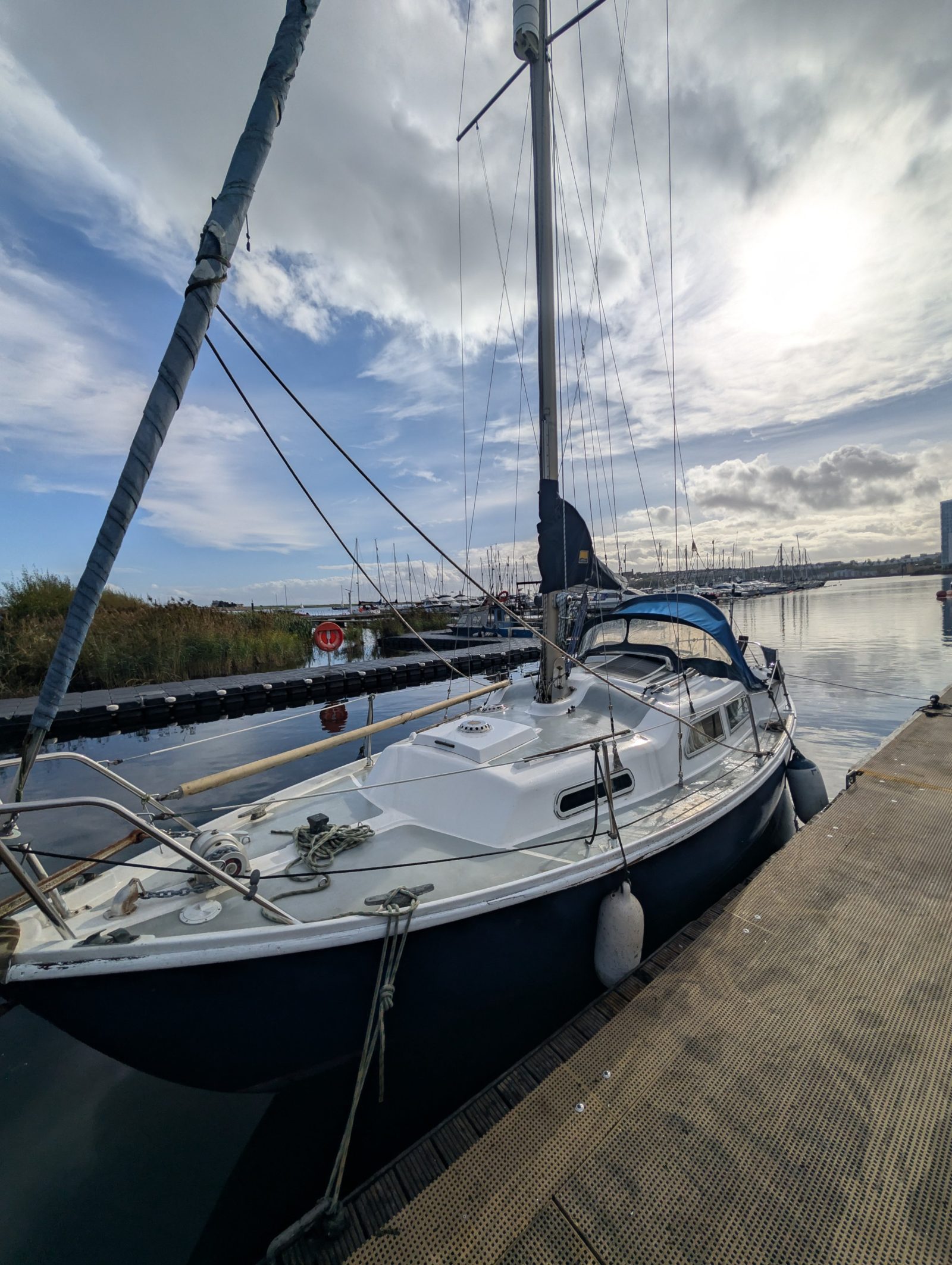 Sabre 27 fin keel yacht.