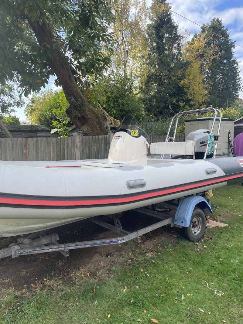Valiant V-520 rigid inflatable boat